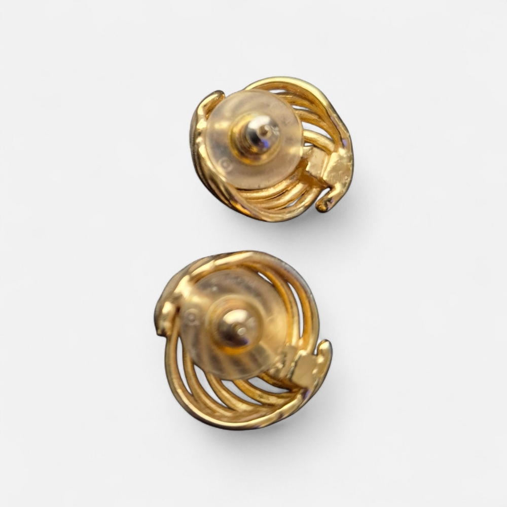 Vintage Pierced Gold Tone Twist Swirl Earrings. - Picture 2 of 4